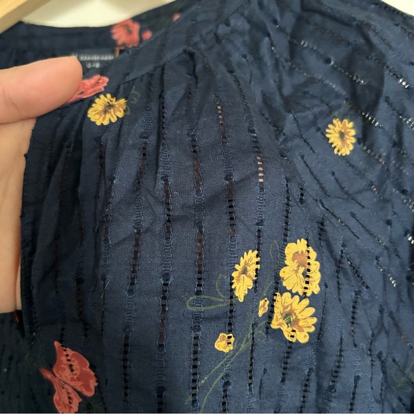 Denver Hayes blouse - Picture 2 of 3